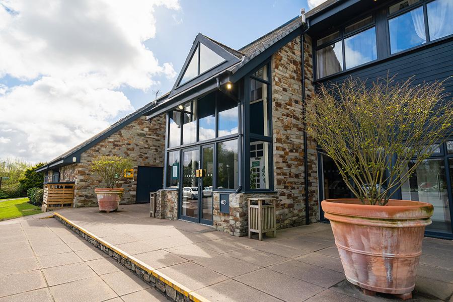 Bodmin Holiday Park clubhouse enterance