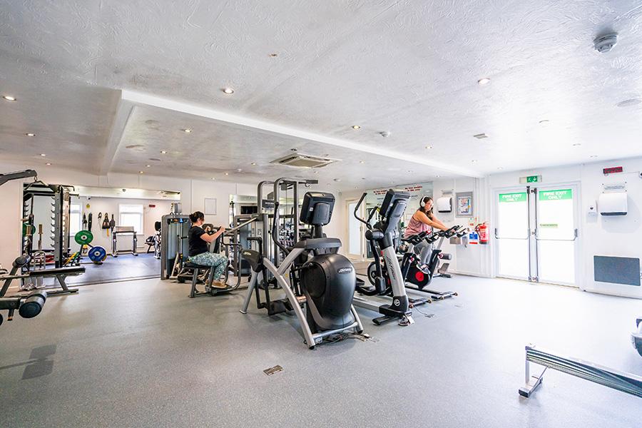 the gym with facilities at Bodmin Holiday Park