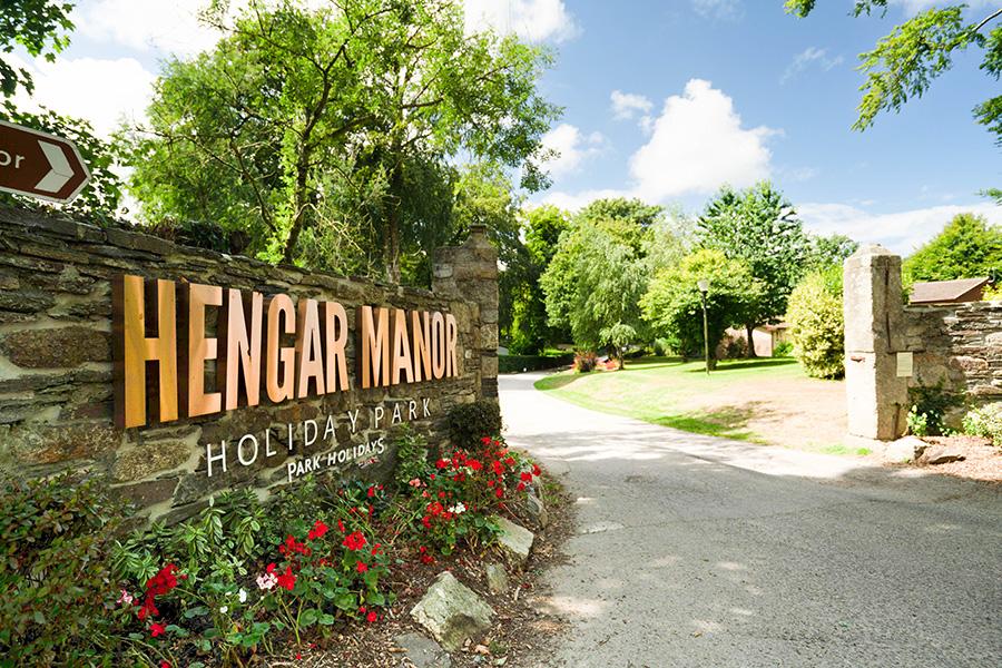 enterance to Hengar Manor Holiday Park 