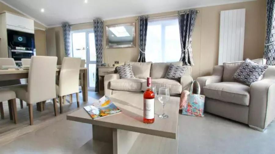 luxury lodges in Swanage Dorset at Swanage Coastal Park