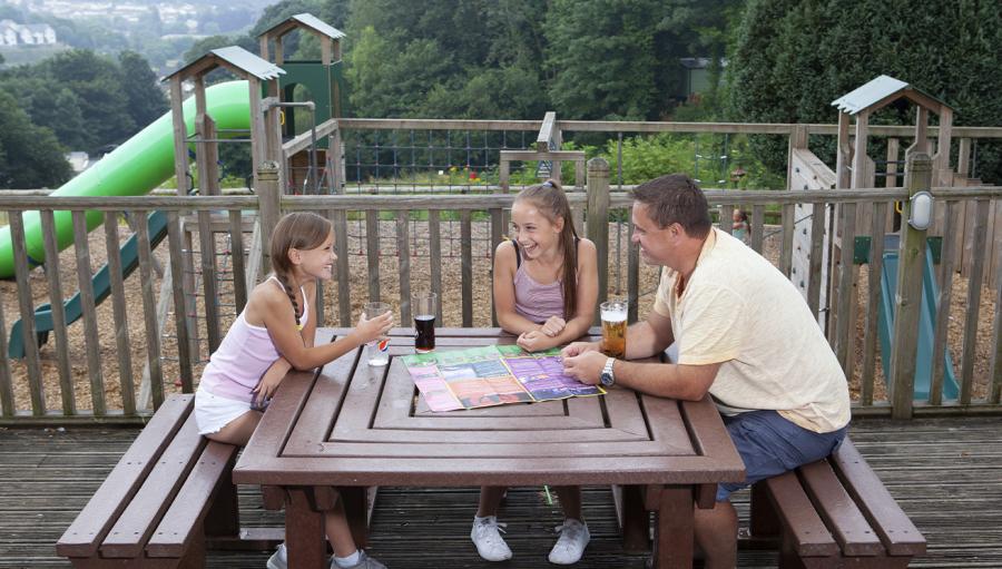 eating outside at Torquay Holiday Park