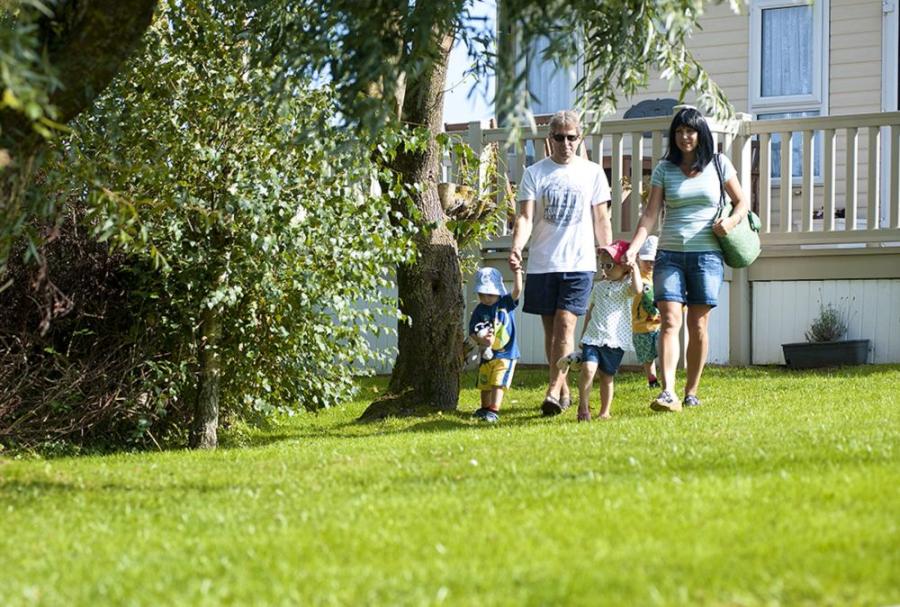 walkign around Widemouth Bay Caravan Park