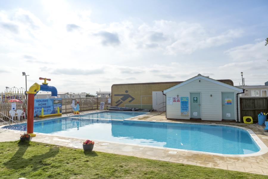 Alberta Holiday Park outdoor swimming pool