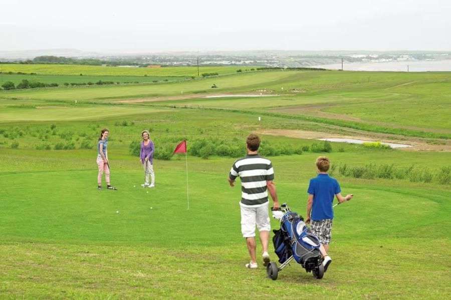 9 hole golf course on holiday at Reighton Sands Holiday Park