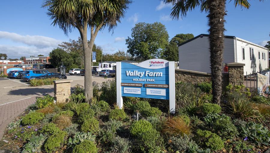 enterance to Valley Farm Holiday Park in essex