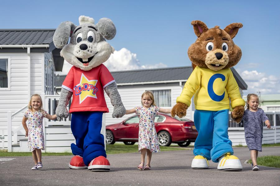 kids club entertainmers at Harts Holiday Park