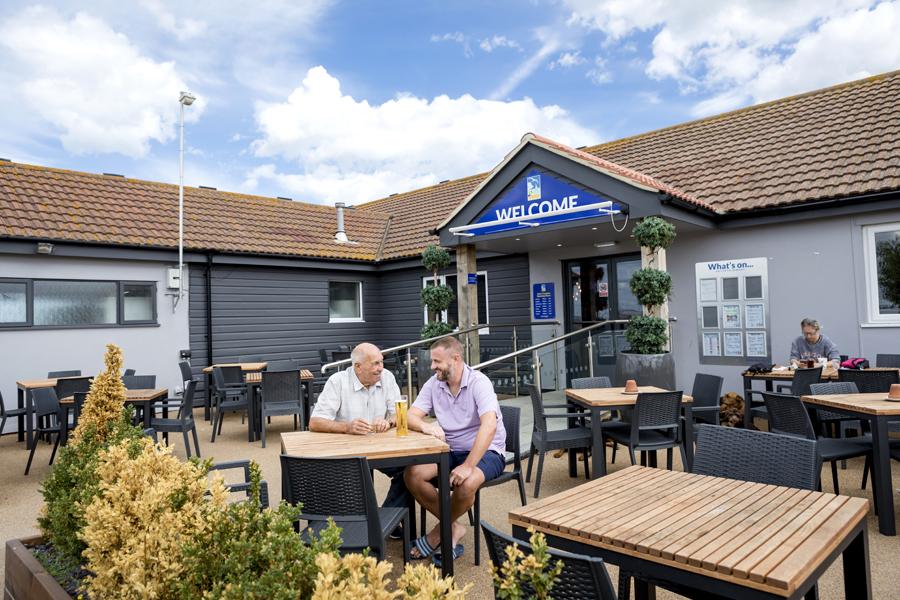 outside seating for food at Seaview Holiday Park