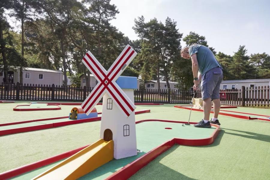 the crazy golf course at Wild Duck Holiday Park